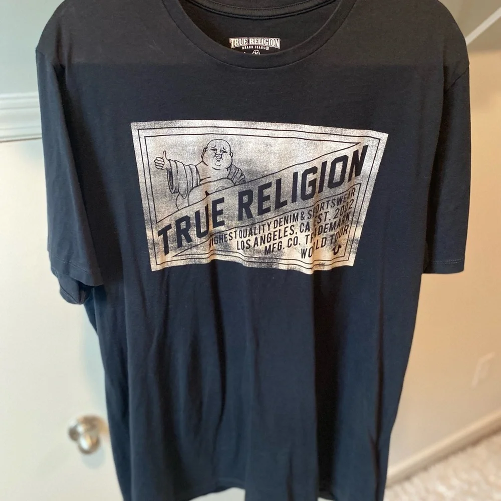 True Religion Pre Owned XL T Shirt.